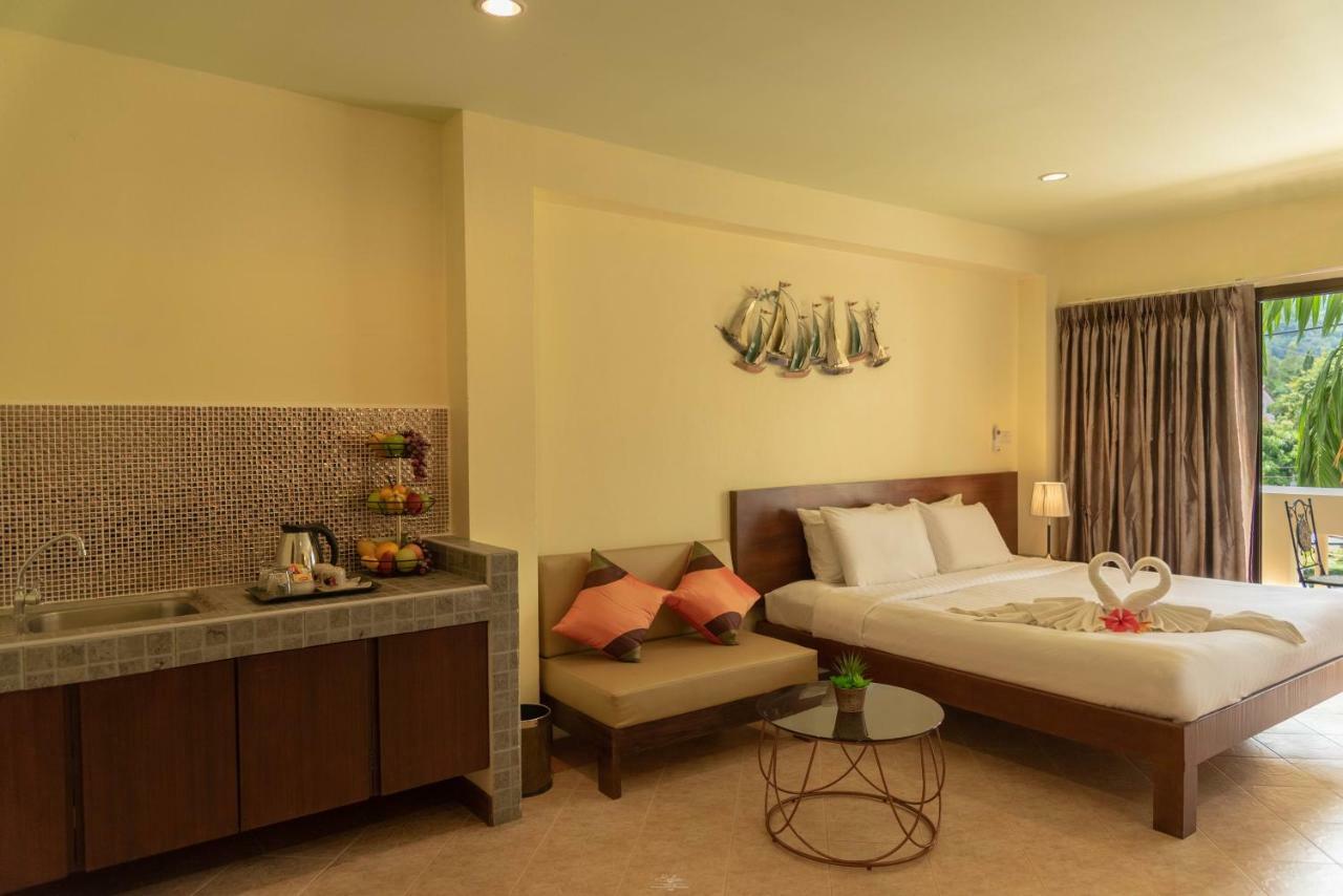 Park 38 Hotel - Sha Plus Phuket Exterior photo