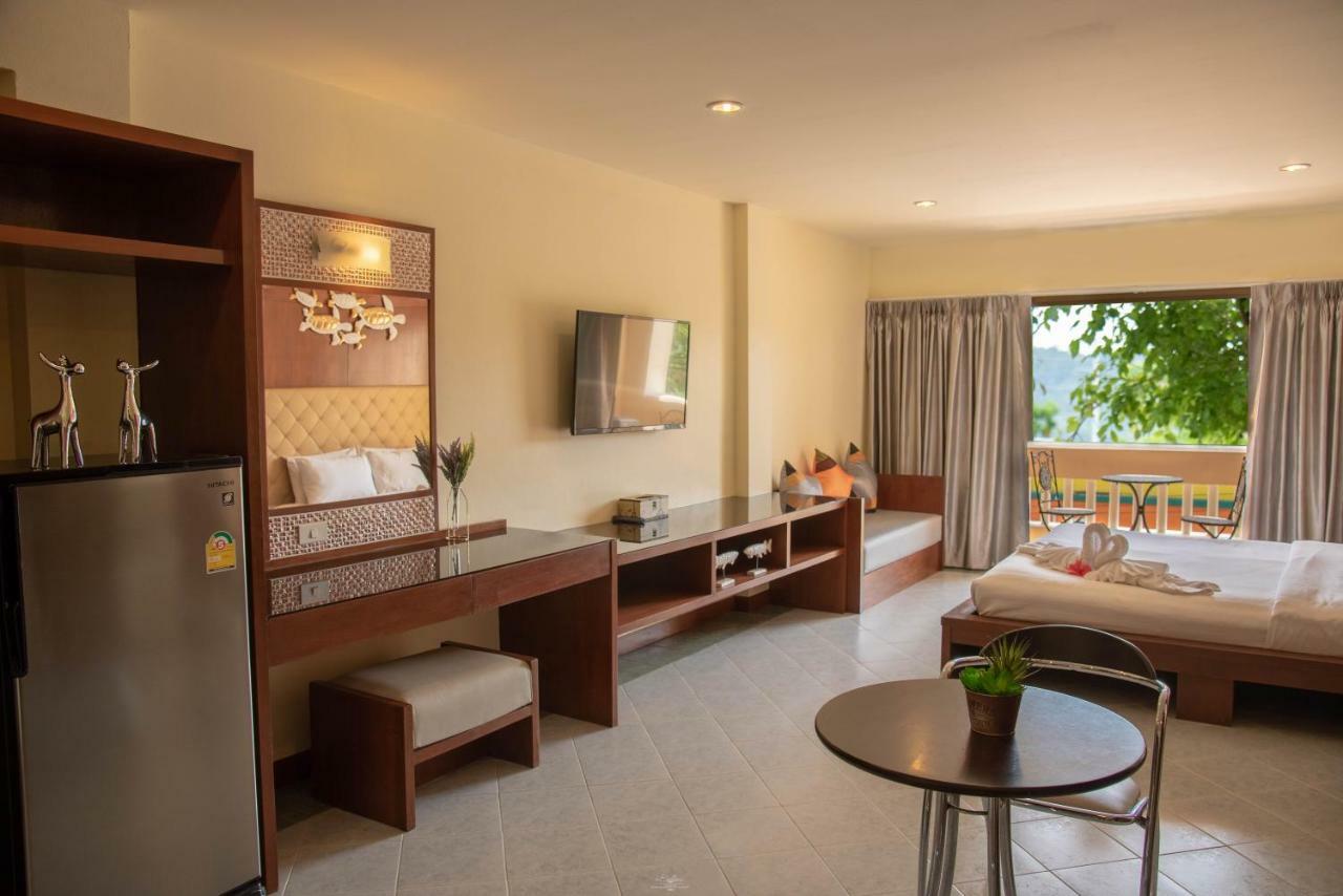 Park 38 Hotel - Sha Plus Phuket Exterior photo