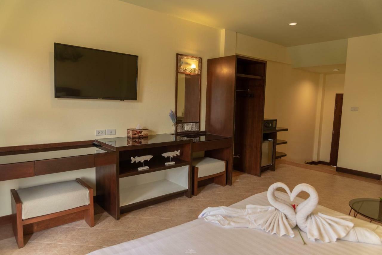 Park 38 Hotel - Sha Plus Phuket Exterior photo