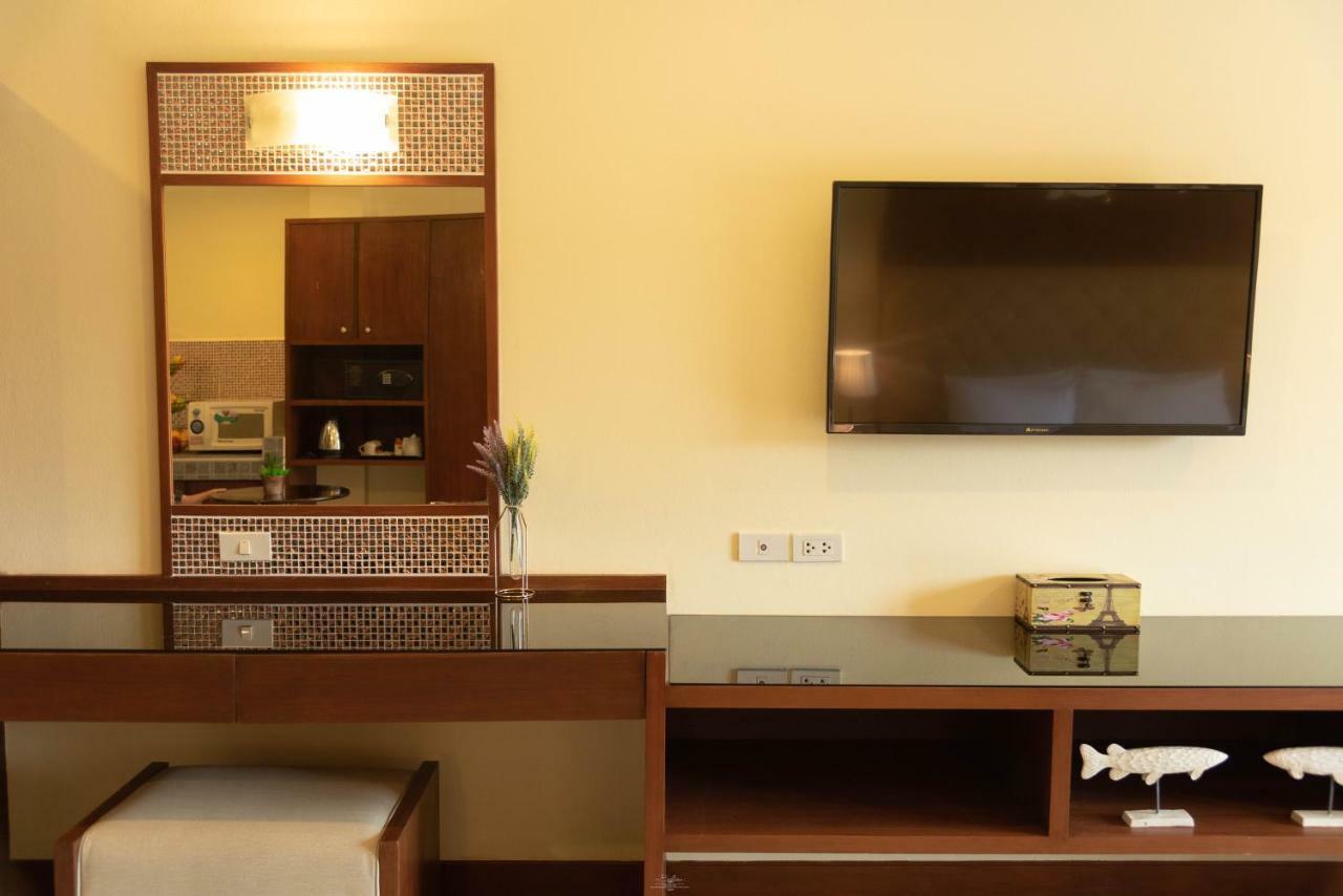 Park 38 Hotel - Sha Plus Phuket Exterior photo
